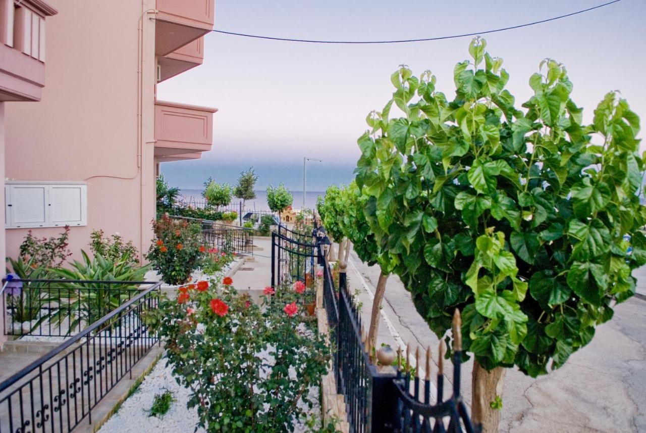 Апартаменты Margarita Αpartments Sea View Палеохора Экстерьер фото